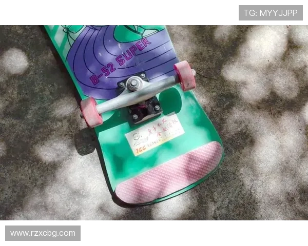 滑板文化的碰撞与融合：探秘西安滑板队的防反技巧与团队精神