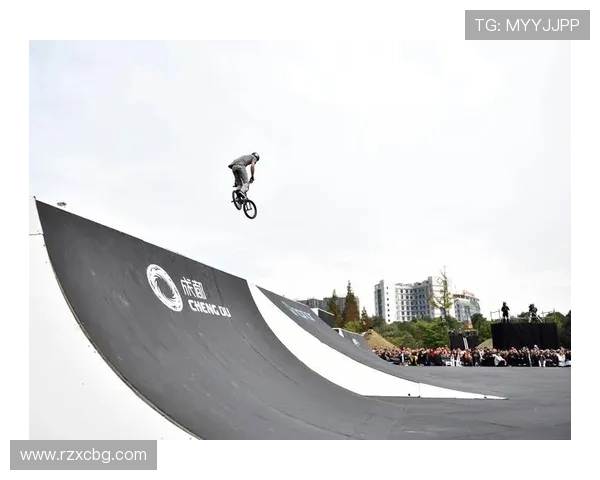 王磊亲授滑板技巧与心得体会助你快速提升滑板水平