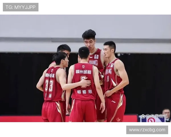广东男篮与浙江稠州激战正酣谁能在这场对决中笑到最后
