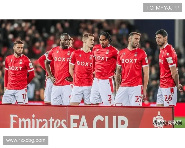 弗拉门戈与莱昂的激烈对决揭示了足球战术的魅力与球队精神的较量