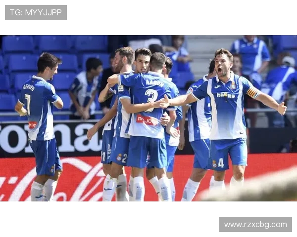 西班牙人迎战布尔球队全力争胜展现强大实力与团队合作精神